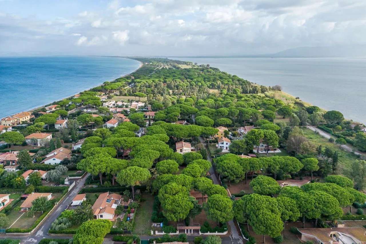 Giannella Beach Residence Apartment 0*,  Italy